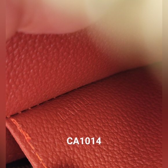 Cosmetic Pouch PM in DE - Picture 15 of 16